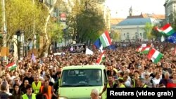 Демонстрация против Виктора Орбана в Будапеште 14 апреля 