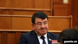 Тўра Боболов.