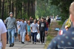 Арестанты, которых освободили из лагеря под Слуцком 14 августа 2020 года