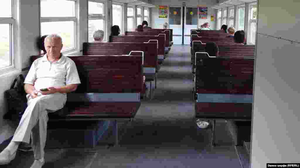 Vagonlar yarı boş - er yolcuğa ekişer skemle