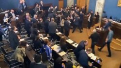 «Օտարերկրյա գործակալի» օրինագծի քննարկումը Վրաստանի խորհրդարանում ուղեկցվում է ցույցերով ու ծեծկռտուքով