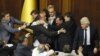 Мовне протистояння у парламенті переросло в бійку