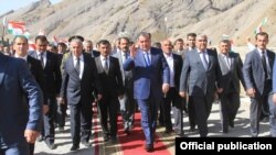 Эмомалӣ Раҳмон дар Шугнов