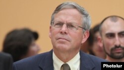 Հայաստանում ԱՄՆ-ի դեսպան Ջոն Հեֆերնը, արխիվ