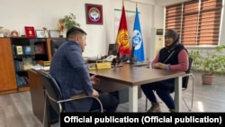 Аким Чынасыл Чыныбаев менен жолугушуу учурунда тартылган сүрөт.