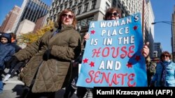 Активісти агітують під час виборчої кампанії у Чикаґо, США, жовтень 2018 року, ілюстративне фото