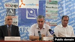 Появление трех политических оппонентов на одной площадке – событие для Абхазии на самом деле из ряда вон выходящее. Фото Апсныпресс