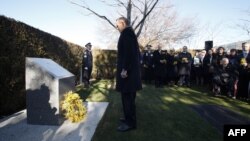 Премьер-министр Австралии Тони Эббот на траурной церемонии в Канберре