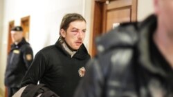 Суд над удзельнікамі акцыі недармаедаў у Менску. Менск, 16 сакавіка 2017 году. На фота — Андрэй Навакоўскі, якога абвінавачваюць у нібы распыленьні газу падчас затрыманьня