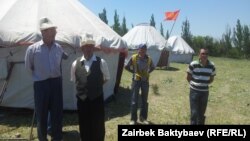 Акция протеста против незаконного приобретения земли Карганбеком Самаковым. 28 мая 2014 года.