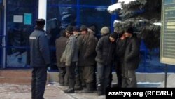 Полиция ұстаған заңсыз мигранттар  Almaty, 27Jan2011.