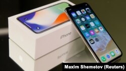 پیش از عرضه جهانی آیفون ۱۰، این محصول شرکت اپل در ایران نجومی قیمت‌گذاری شده بود.