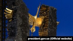 Пам'ятник жертвам Голодомору-геноциду в Україні 1932-1933 років. Київ, 25 листопада 2017 року