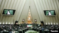 عکس از بایگانی