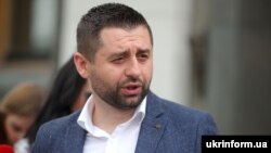 За словами Давида Арахамії, переговорна позиція «безпосередньо корелює» з ситуацією на фронті