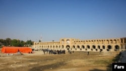 عکس متعلق به روز پنج‌شنبه، چهارم آذرماه