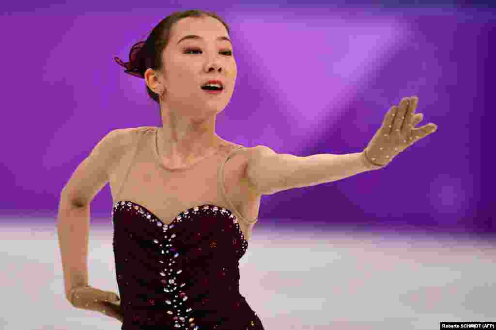 Қазақстандық Элизабет Тұрсынбаева қысқа бағдарламада 57,95 ұпай жинап, қазір 15-орында тұр. Ол негізгі бағдарламада өнер көрсетеді.&nbsp;