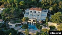 Канны шаарындагы вилланын ээси же мурдагы ээси экс-президенттин бир тууганы Болот Назарбаев.
