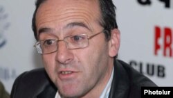 Արթուր Սաքունց, արխիվ