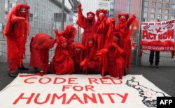 اعتراض مدنی یک گروه هنرپیشه بین‌المللی در زمینه تغییرات اقلیمی، در حاشیه کنفرانس COP26