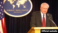 جیمز جفری می گوید جامعه جهانی باید هر آنچه در توان دارد برای جلوگیری از تکرار نمونه کره شمالی در باره ایران به کار بگیرد