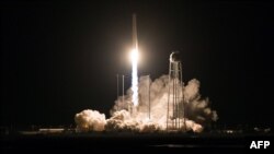 Серед іншого, екіпаж на МКС має отримати фрукти, сир і цукерки