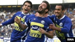 تيم فوتبال استقلال در صورت پذيرفته شدن دادخواستش اولين بازی خود را ۱۷ روز ديگر برگزار خواهد کرد.