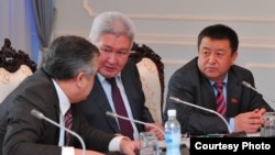 Өмүрбек Текебаев, Феликс Кулов жана Чыныбай Турсунбеков