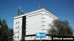 “Altyn asyr” özüniň alyp barýan işleri, müşderileriniň şikaýatlary barada halka köpçülikleýin habar serişdeleri arkaly maglumat bermeýär.