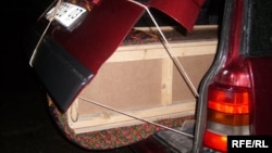 Гроб с телом одного из погибших в России трудовых мигрантов. Архивное фото