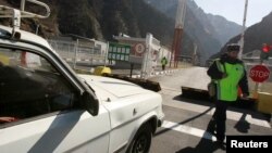 По оценкам наблюдателей, подписание соглашения не обязывает стороны к возобновлению транзита через конфликтные регионы Грузии