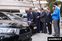 رونمایی از خودروهای جدید سایپا و ایران‌خودرو در حاشیه نشست هیئت دولت در ۳۰ بهمن ۹۸