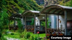 "Кара-Булак" эс алуу жайы.