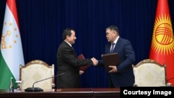 Саймумин Ятимов и Камчыбек Ташиев (слева направо), 21 февраля 2025 г.