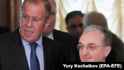 Главы МИД Армении и РФ - Зограб Мнацаканян (справа) и Сергей Лавров, Москва, 7 июня 2018 г․