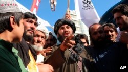 Тәліптер  адам ұрлады деген адамды дарға асты. Герат, Ауғанстан. 25 қыркүйек 2021 жыл.