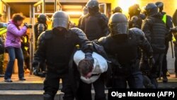 Петербурда протестчыларны тоткарлаулар, 21 апрель 2021