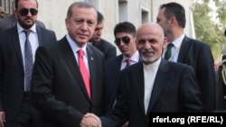 Ооган президенти Ашраф Гани менен Түркия президенти Режеп  Тайып Эрдогандын Кабулдагы жолугушуусу. 18-октябрь, 2014-жыл. 