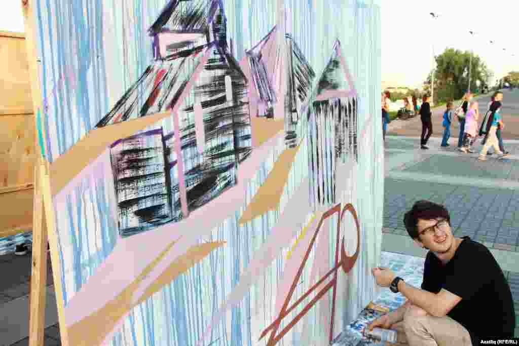 Печән базарында сәнгатьчеләр