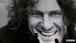 Під час концерту пам'яті Андрія Кузьменка «Скрябіна», або Кузьми, як його називають українці. 2 червня 2015 року 