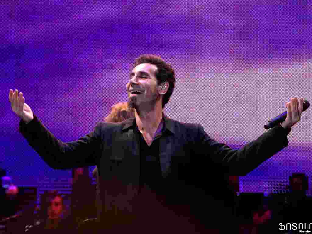 Armenia -- World known rock-star of Armenian origin Serj Tankian gives a concert in Yerevan, 14Aug2011 - Armenia -- World known rock-star of Armenian origin Serj Tankian gives a concert in Yerevan, 14Aug2011