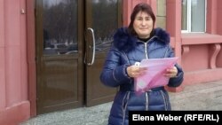 Айнагуль Кенжетаева, жительница села Заречное, подавшая в суд на участкового полицейского Нуринского района. Караганда, 18 октября 2016 года.    