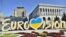 Офіційний логотип «Євробачення-2017», розташований на майдані Незалежності в Києві