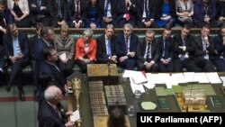 Մեծ Բրիտանիա - Վարչապետ Թերեզա Մեյը հետևում է «Բրեքզիթ»-ի հարցով Համայնքների պալատի քվեարկության արդյունքների հրապարակմանը, Լոնդոն, 12-ը մարտի, 2019թ. 