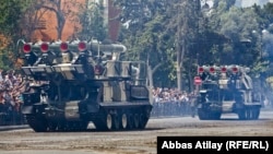 Ддемонстрация военной техники во время военного парада в Баку, 26 июня 2013 г. 
