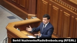 Президент України Володимир Зеленський під час засідання парламенту, на якому проголосували за новий склад уряду. Київ, 4 березня 2020 року