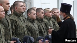 Церковное благословение отправляемых на фронт в Украину российских призывников. Октябрь 2025 года