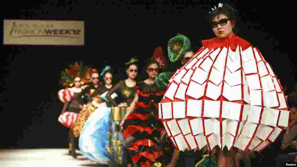 4 апрельдә Бишкәктә мода атналыгында кыргыз дизайнерлары теккән киемнәр күрсәтелә.