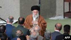 علی خامنه‌ای در مراسم نماز عید فطر در تهران