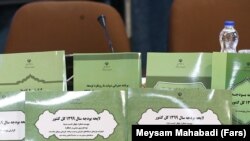 رونمایی از بودجه پیشنهادی سال ۹۹ در نشست خبری رئیس سازمان برنامه و بودجه